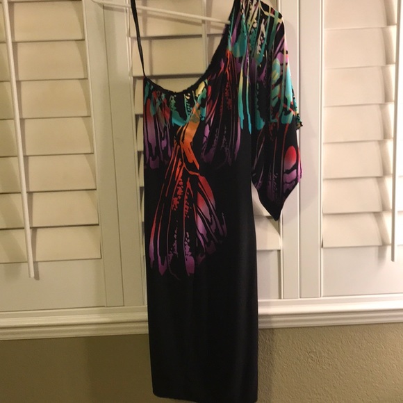 Off Shoulder Dress - Picture 4 of 5